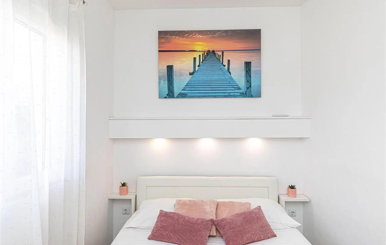 2 Bedroom Stunning Home In Okrug Gornji Trogir 0*,